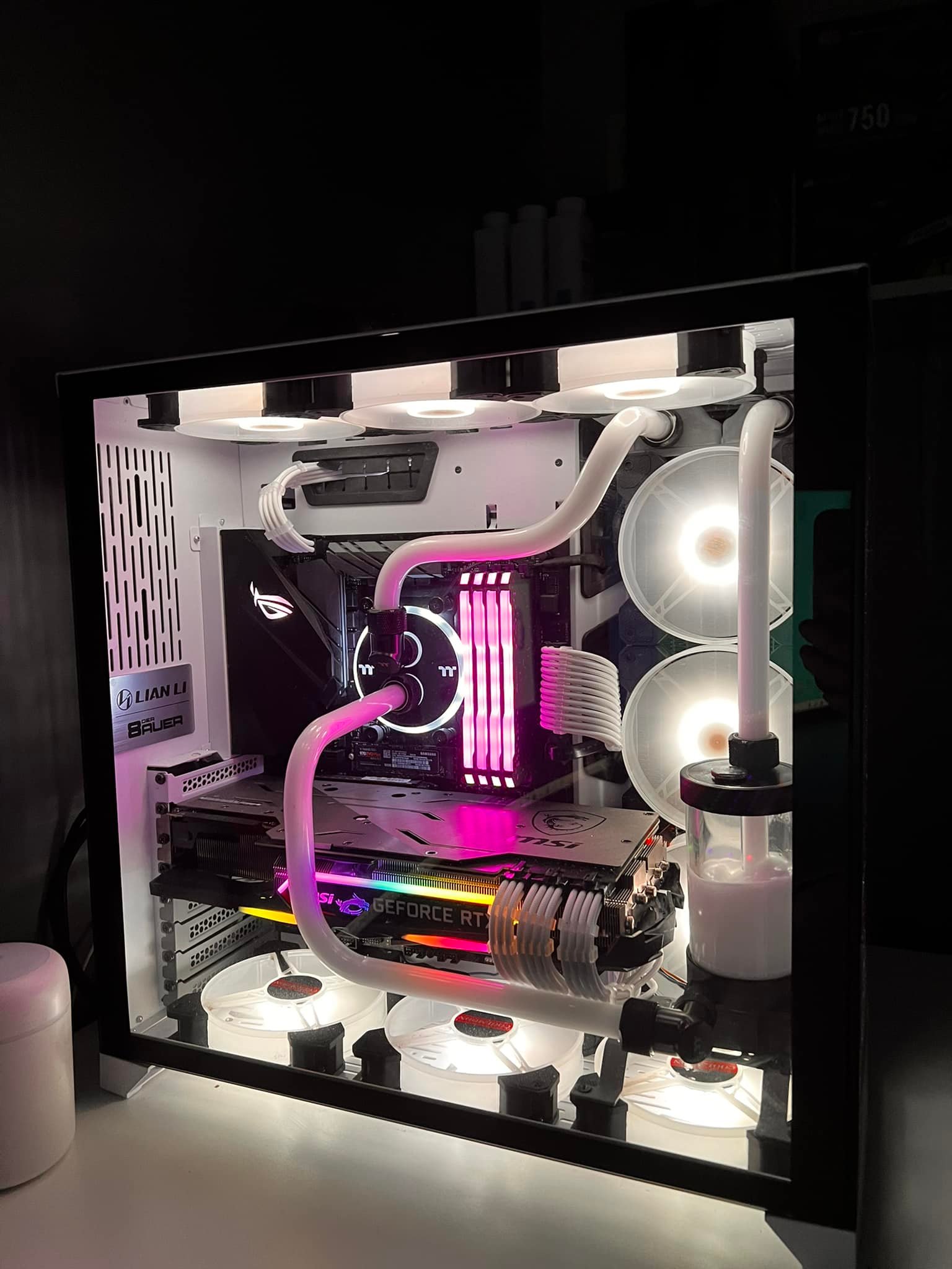 Ryzen 7 3700x gaming computer with 32gb ram and 2080 super