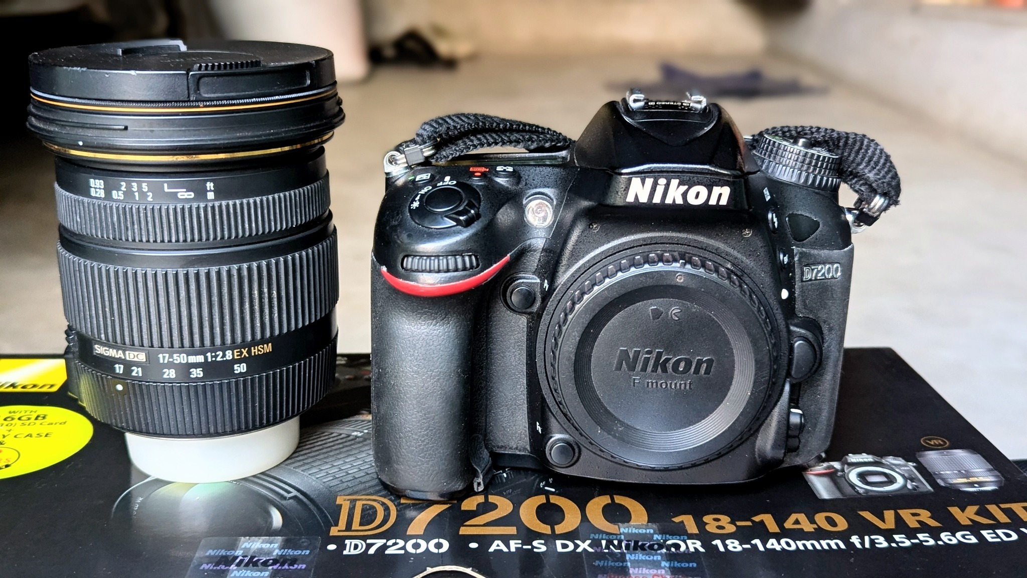 Nikon D610+ lens 28-70mm with Battery grip plus charger ek 2 