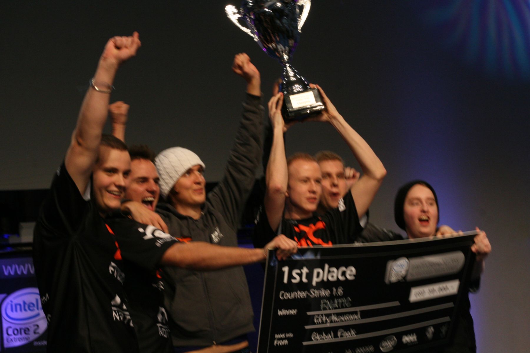 Oplus - Happy International Women's Day to all girl gamers out there ...