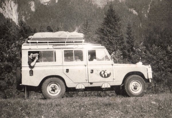 Expedition Across the World by LandRover 1968 - John Proffitt