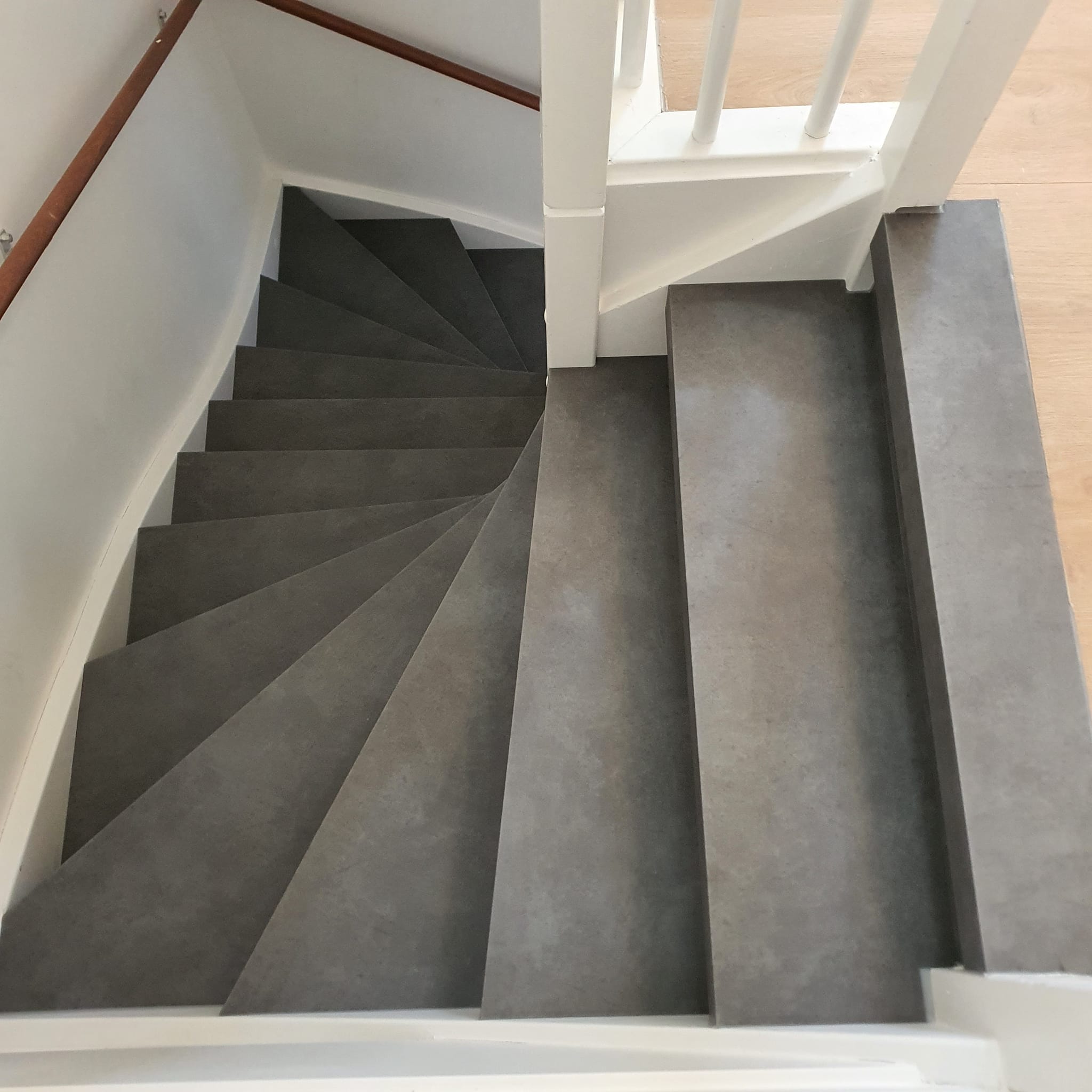 Trappen op maat - Heeft u een houten trap nodig? Wij leveren hem snel ...