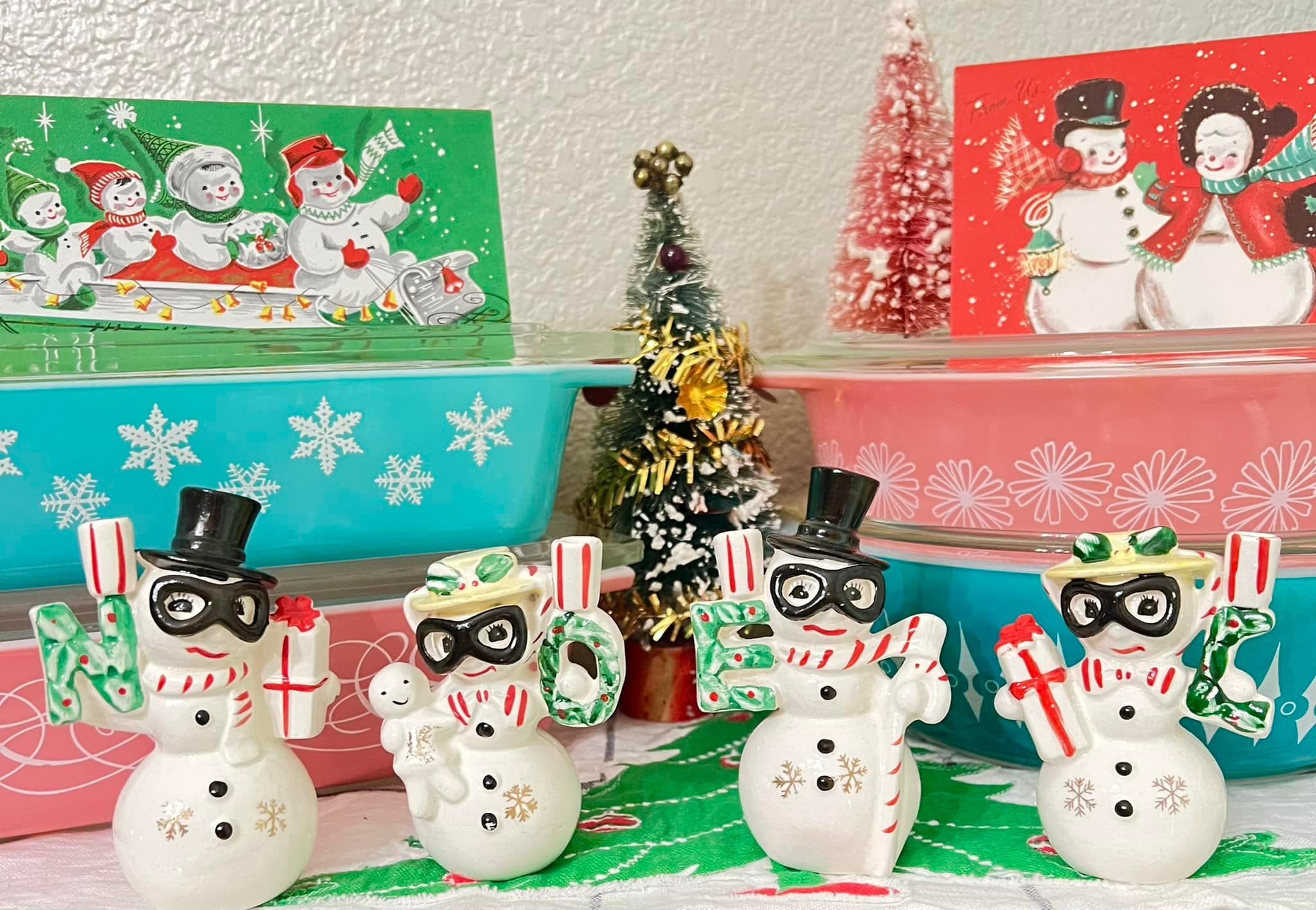 ☃️1950s vintage snowman wearing goggles Noel candle holders