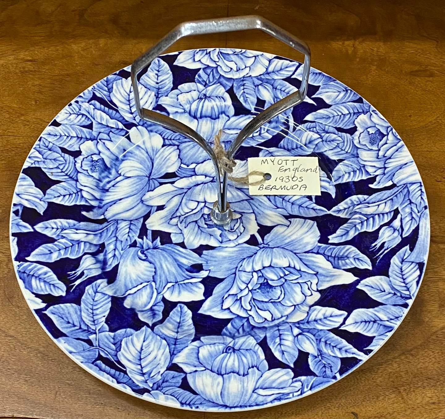 Myott English ceramic vase from 1930