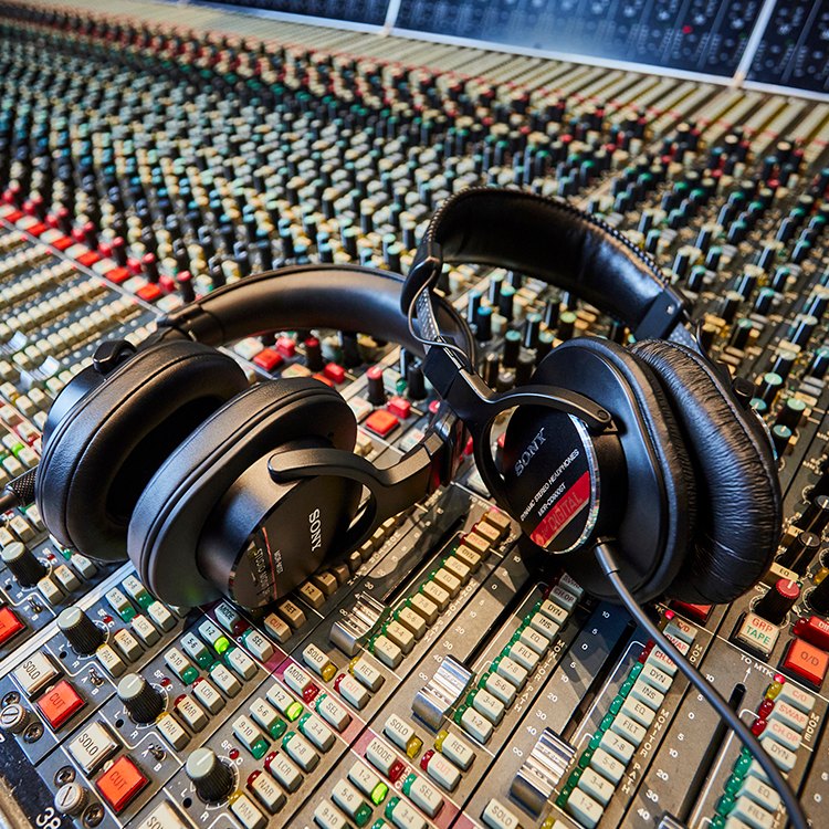 THE FIRST TAKE × MDR-CD900ST SPECIAL COLLABORATION BOX 2026
