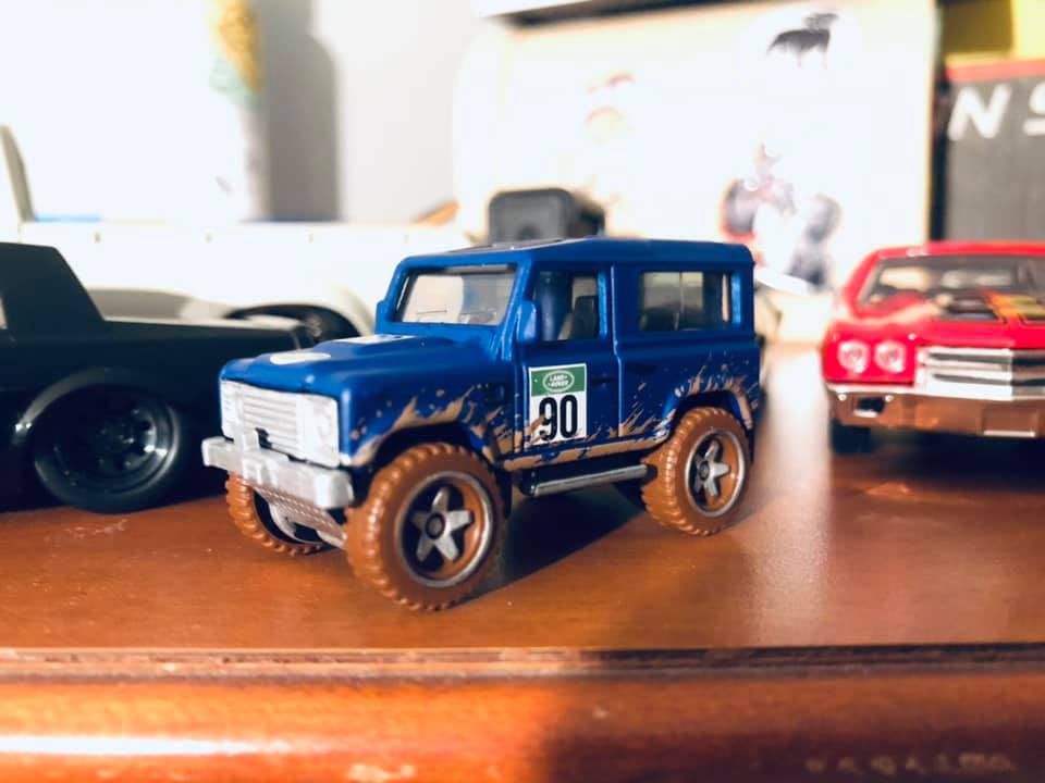 Lot De 2 Voitures Hot Wheels - Range Rover Classic & Land Rover Defender 90 - Échelle 1:64 - Neuf