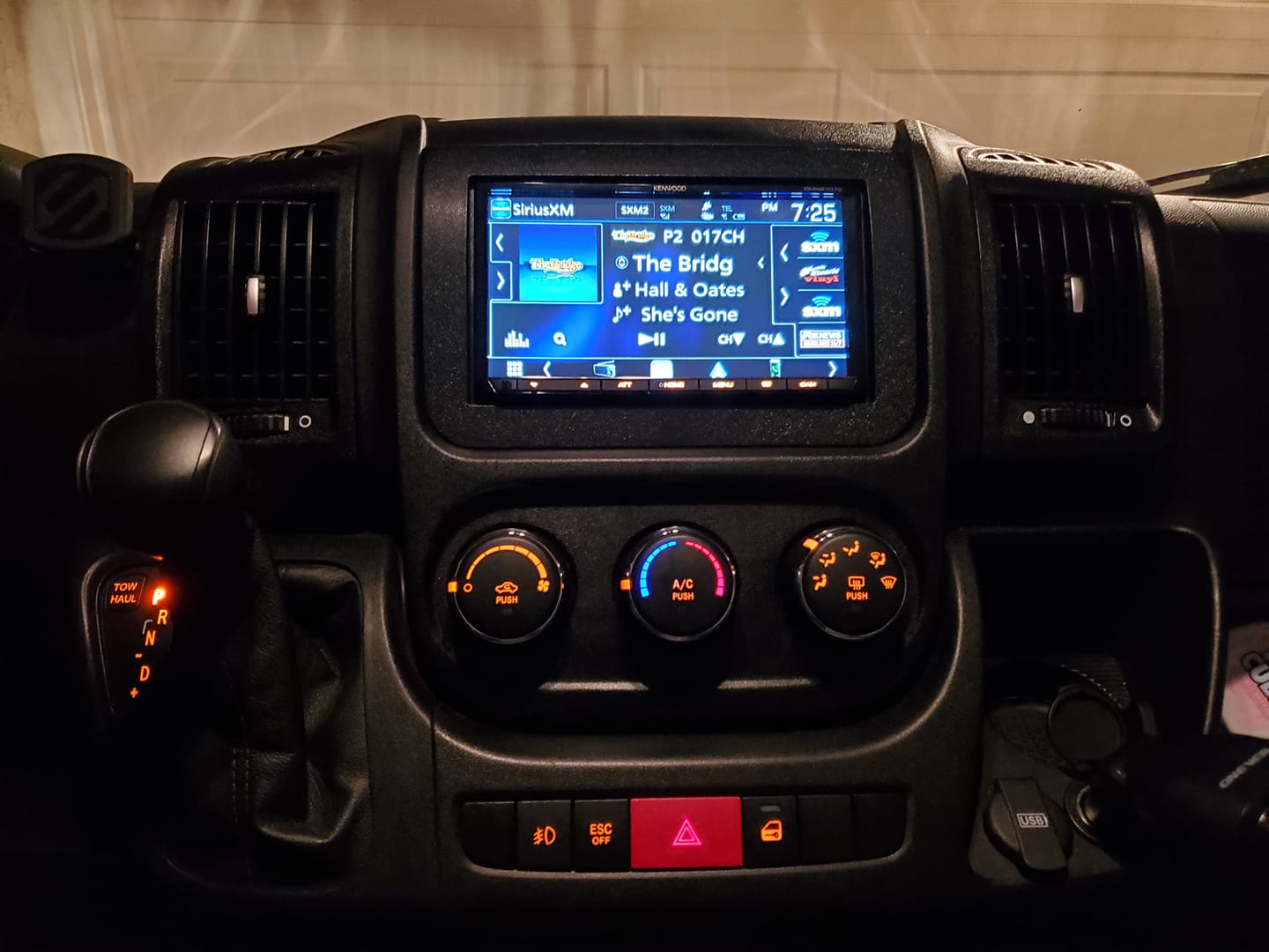 UGAR Car Dash Radio Installation Fascia Kit - Compatible With Smart ForTwo 2011-2017, ABS Plastic