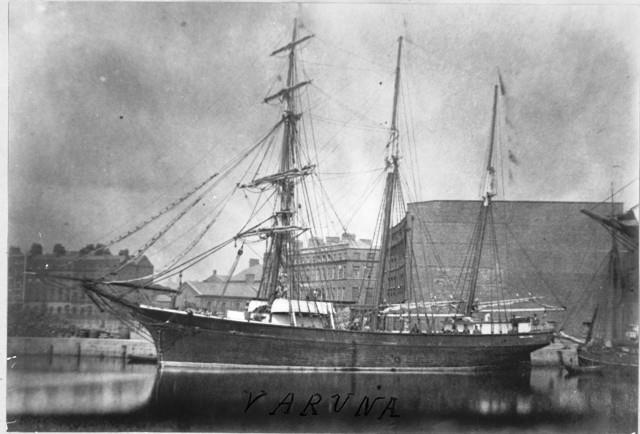 Gamle maritime Risør bilder - Skib «Varuna» «Varuna» ble bygget på ...