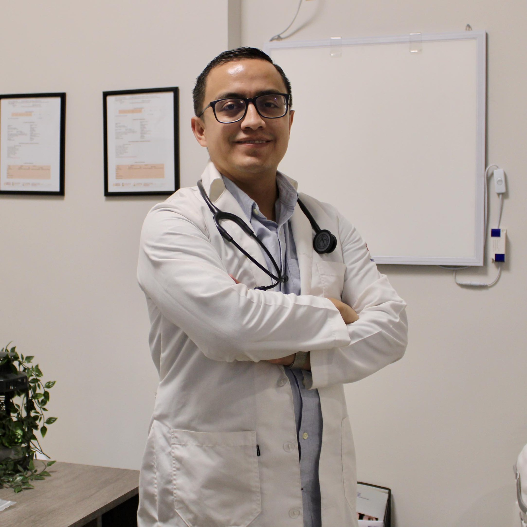 Dr. Francisco Javier Armas Zárate | León