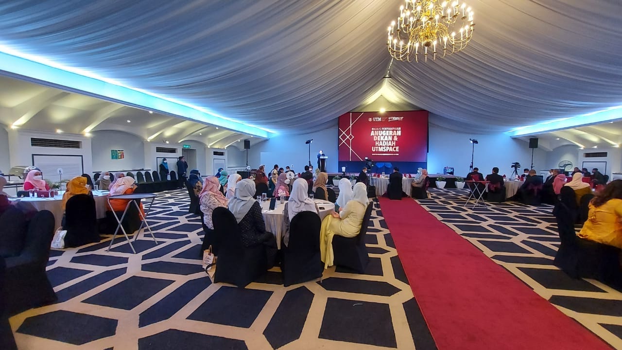UTMSPACE - Sekarang sedang berlangsungnya Majlis Anugerah... | Facebook