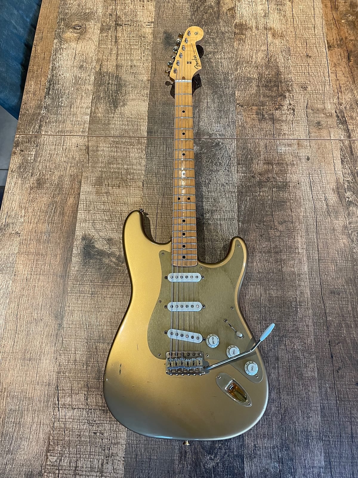 Rare 1987 Fender Custom Shop Stratocaster Guitar with Unique Features
