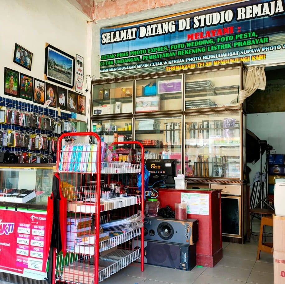 Remaja Ponsel... - Remaja Ponsel Studio Kembang Tanjong