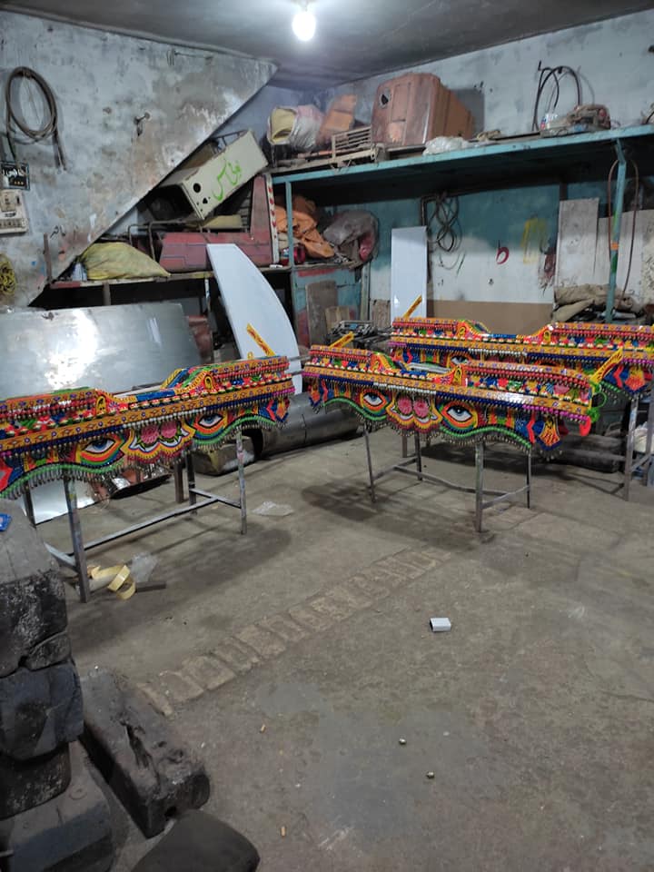Haji rangsaz and Ali chat jangla maker