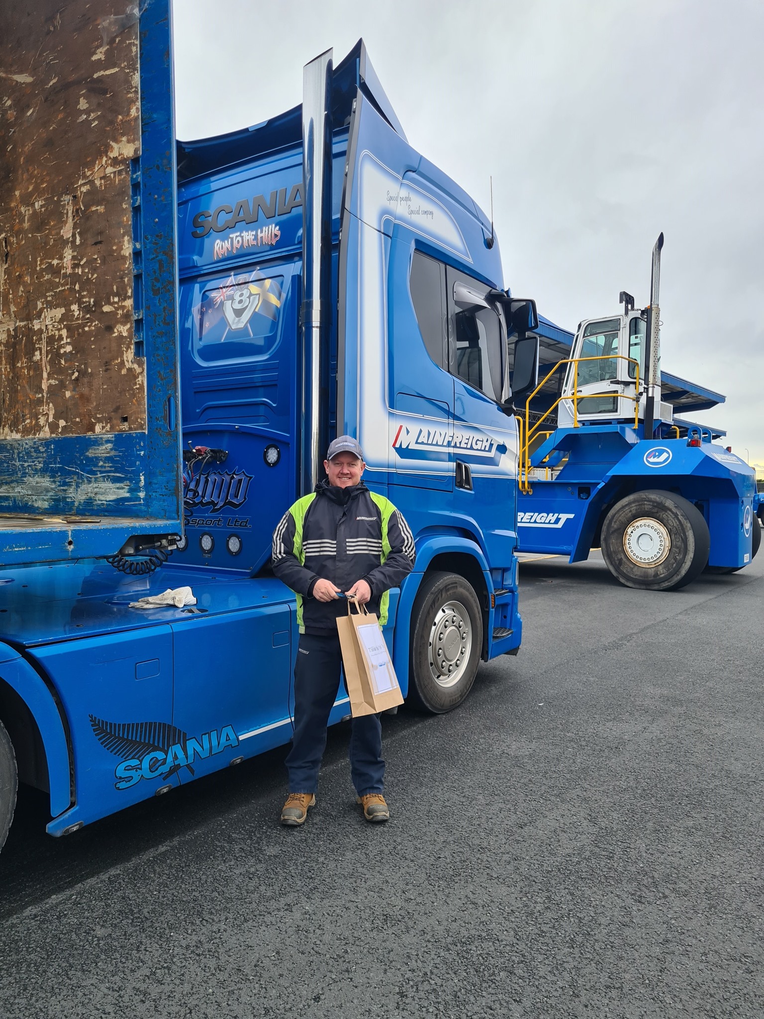 Mainfreight - Our team in New Zealand took time out of... | Facebook