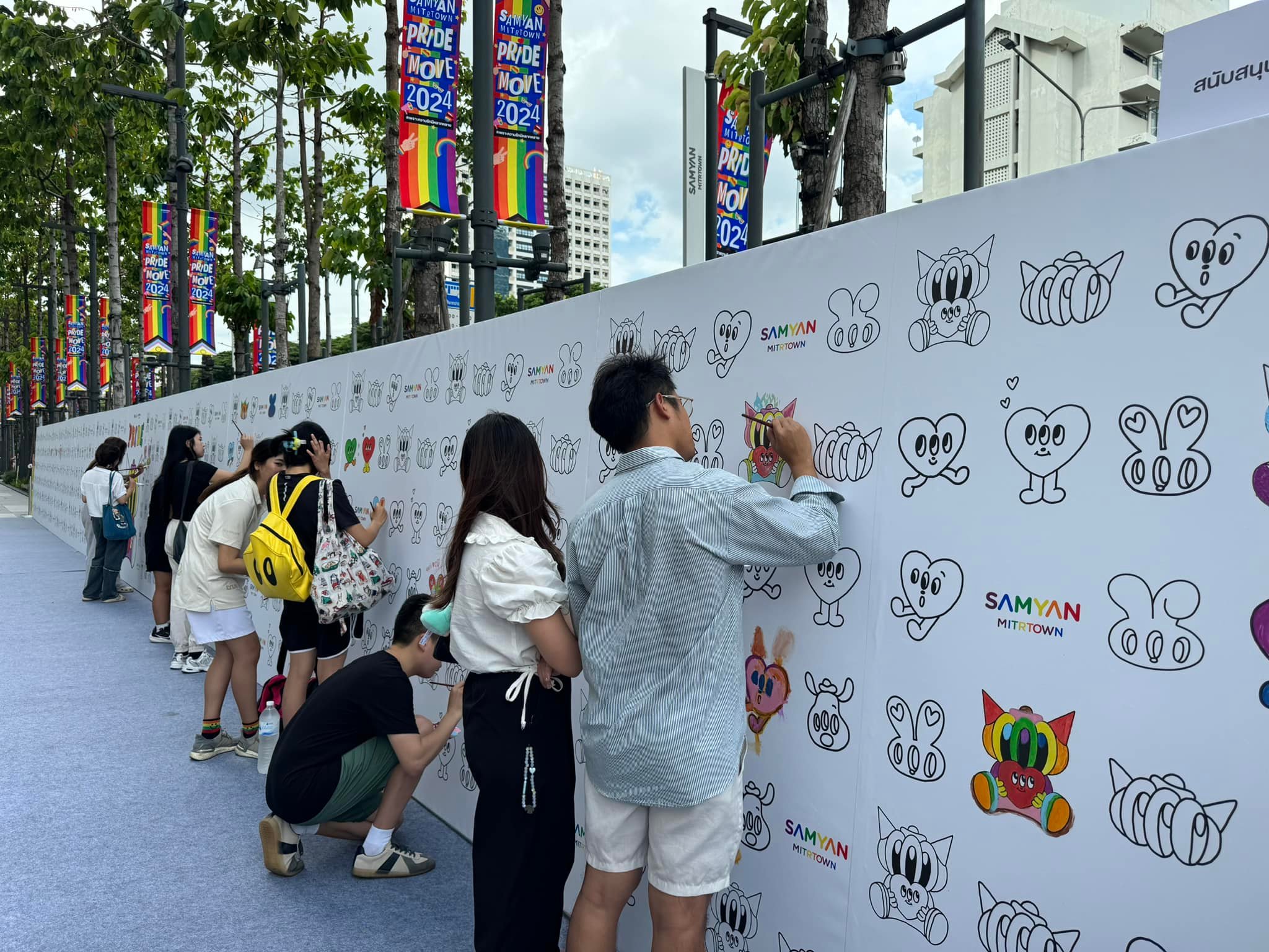 Samyan Mitrtown - เริ่มแล้ว!!! เพ้นท์ Pride Art Wall... | Facebook