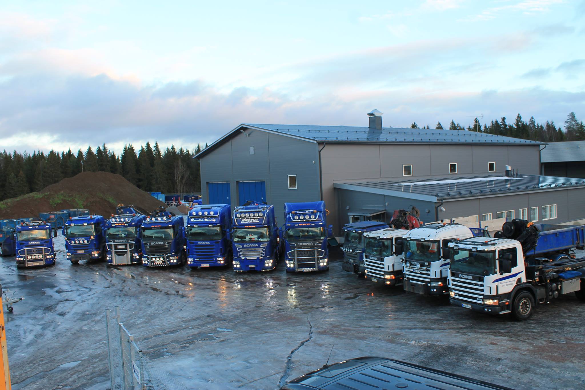 Retro Trucks Lahes added a new photo. - Retro Trucks Lahes