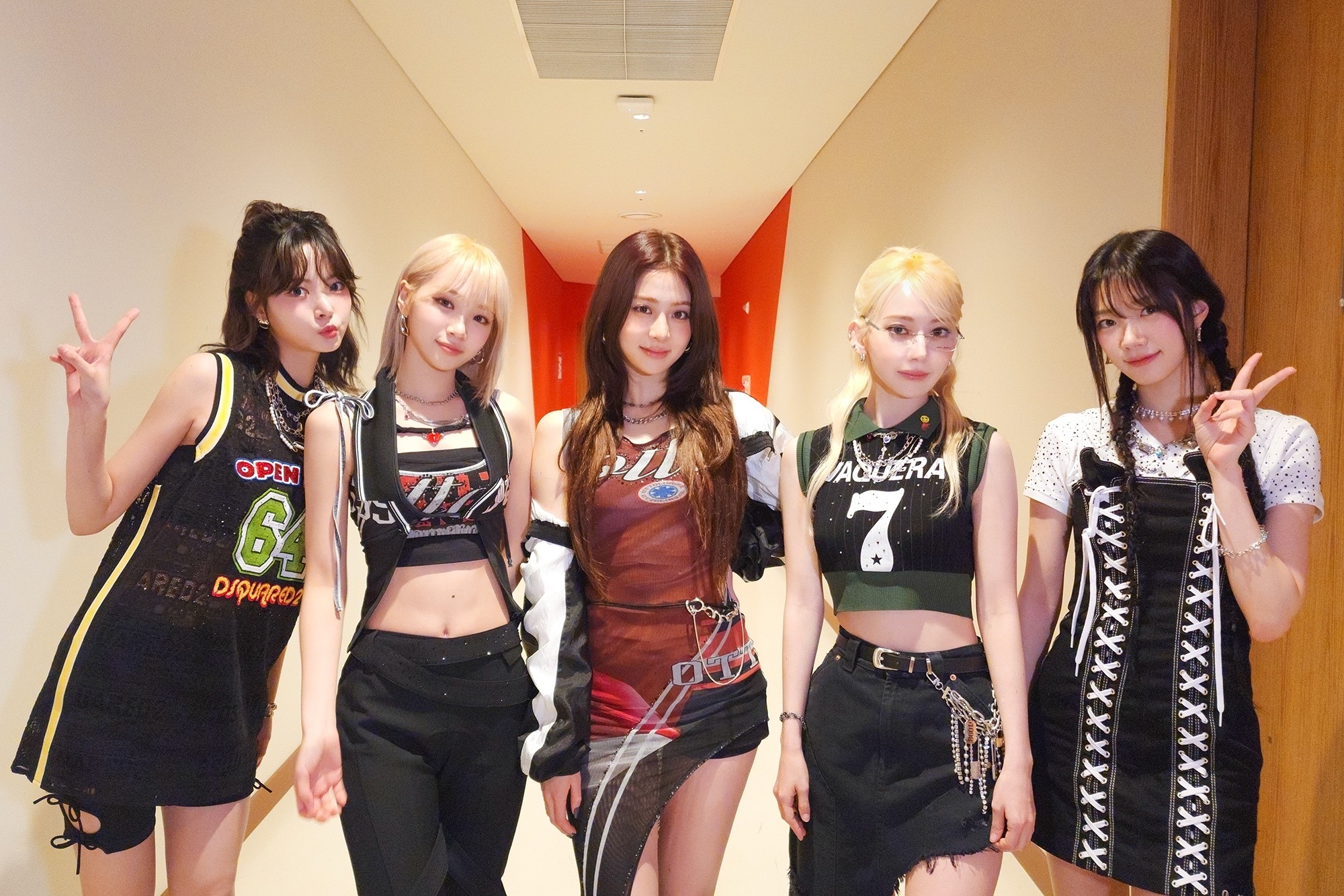 Le Sserafim performs at the 2024 Weverse Con festival