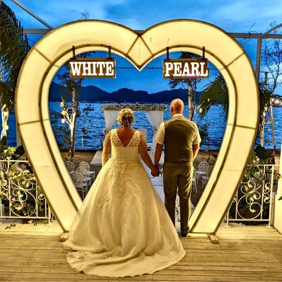 white-pearl-bay-restaurant-and-beach-bar-marmaris