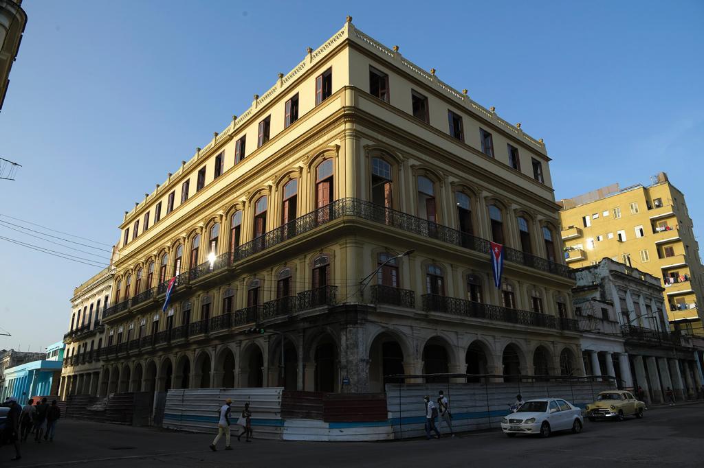 Como preámbulo a la pronta inauguración de las obras en el edificio de ...