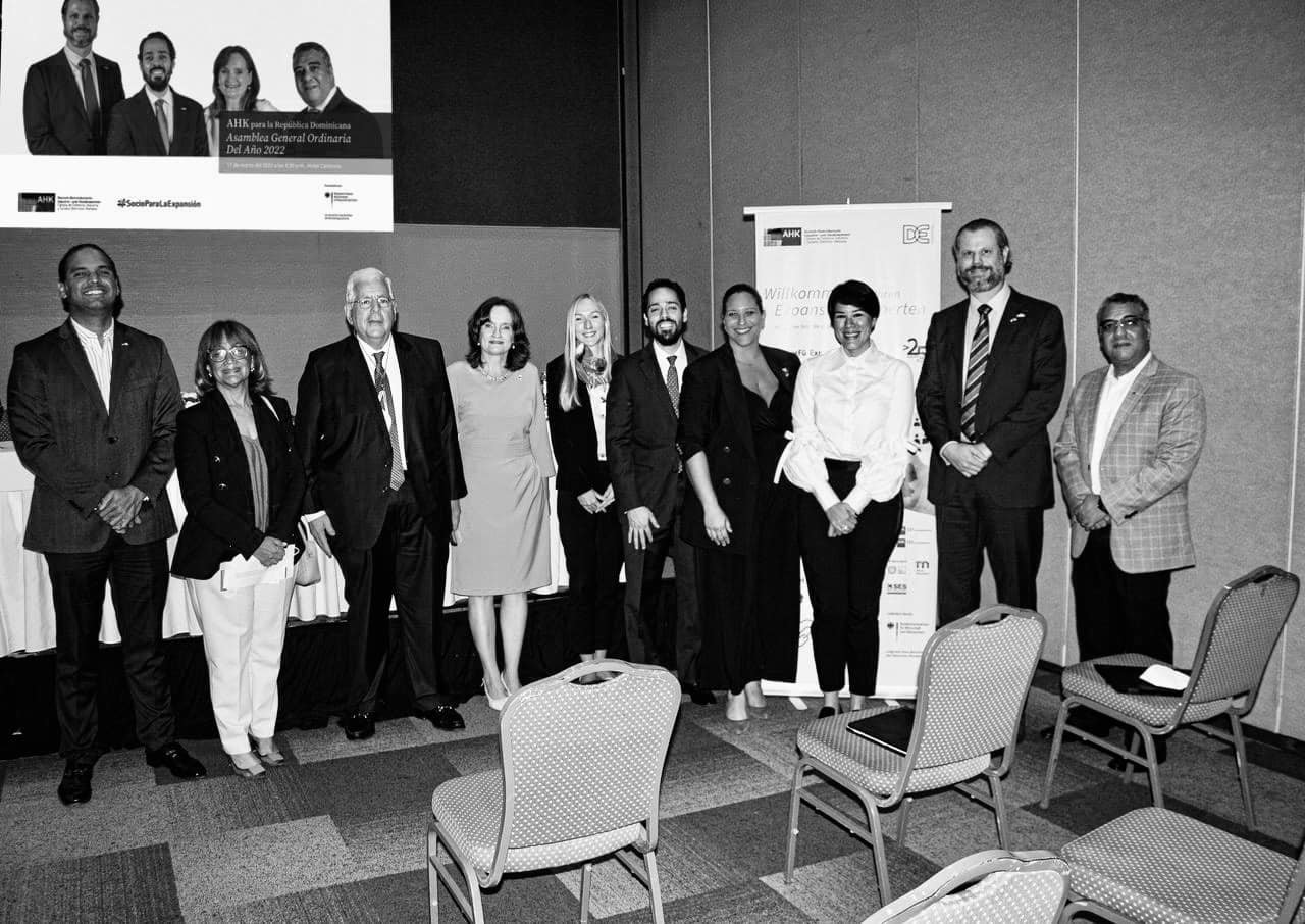 Presentamos nuestra nueva Junta Directiva. Después de dos años sin ...