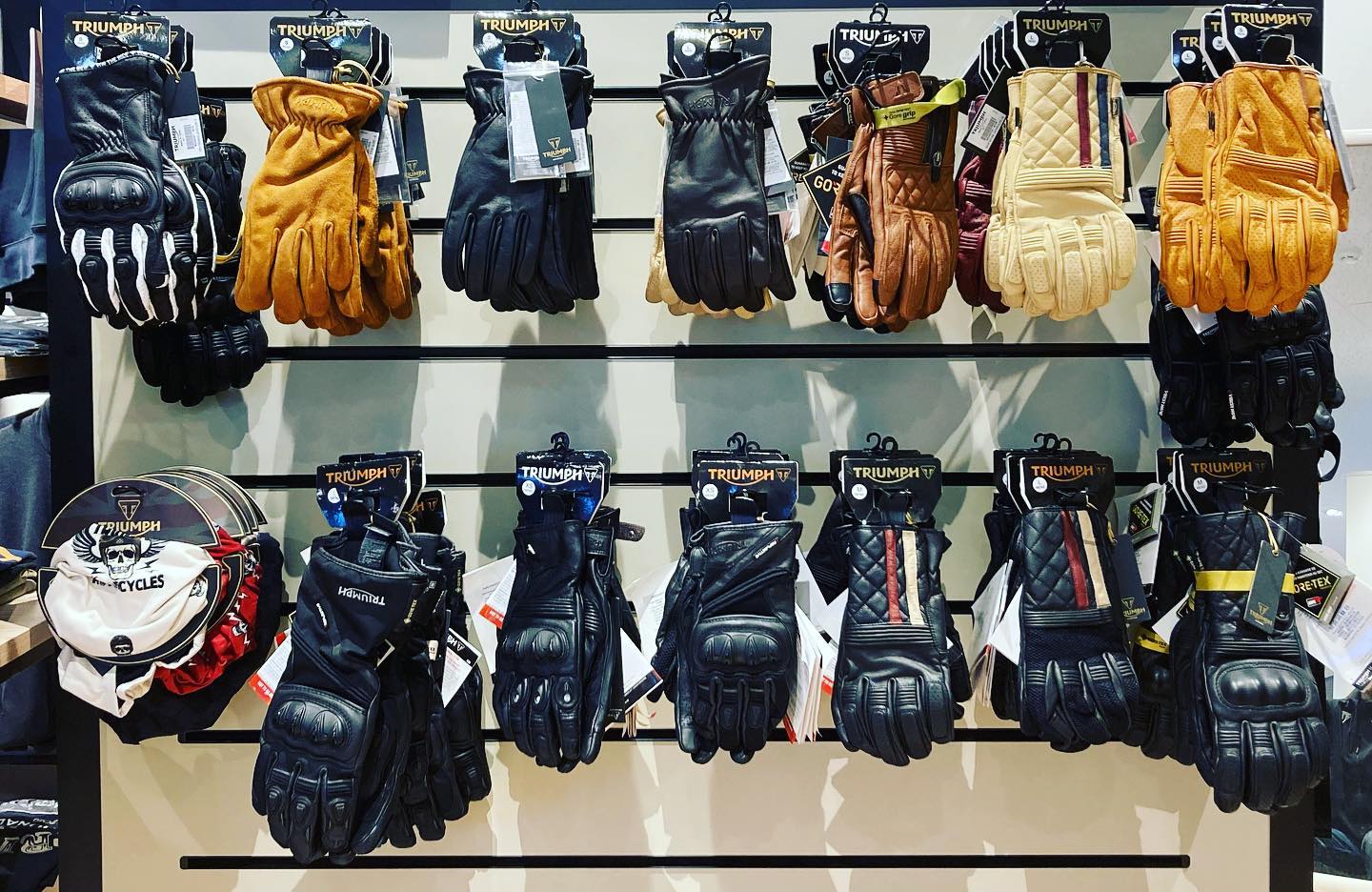 トライアンフ福岡 - メッシュグローブなど続々入荷中‼︎ #トライアンフ 
