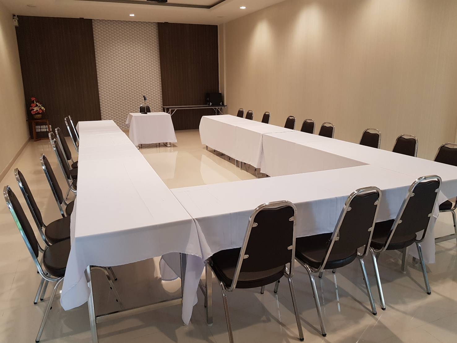 ทางโรงแรมมีห้องปร... - ห้องประชุมเชียงใหม่ โรงแรมดอนจั่นแกรนด์ | Facebook