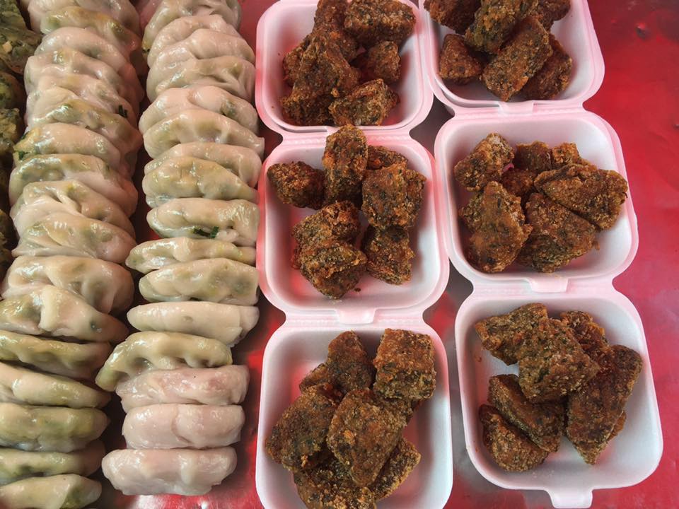 ร้านป้าอ้วนลูกชิ้นปิ้ง&ขนมกุ้ยช่ายทอด เซียร์รังสิต | Ban Rangsit