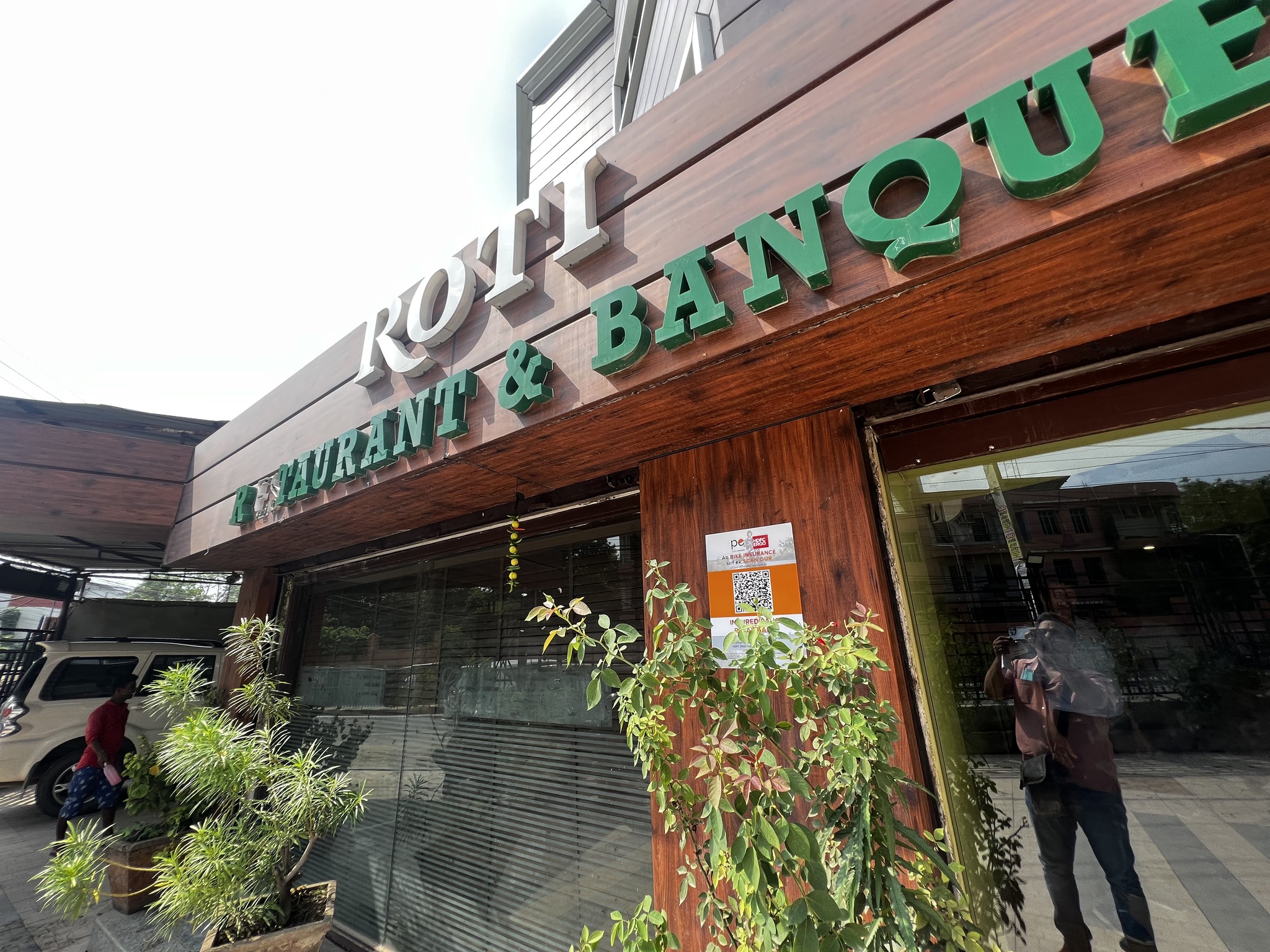 Roti Restaurant & Banquet | Patna