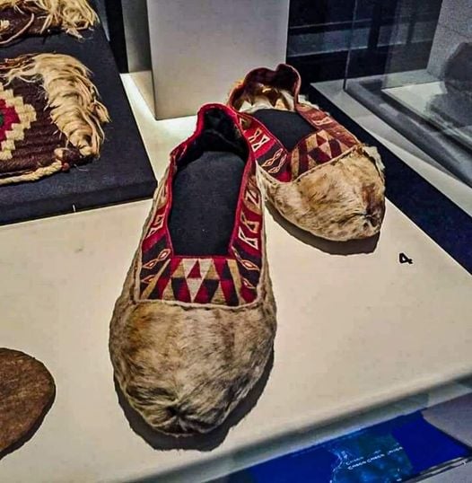CALZADO INCA... ️ ️ Fabricado en cuero de llama y alpaca. Aun se ...