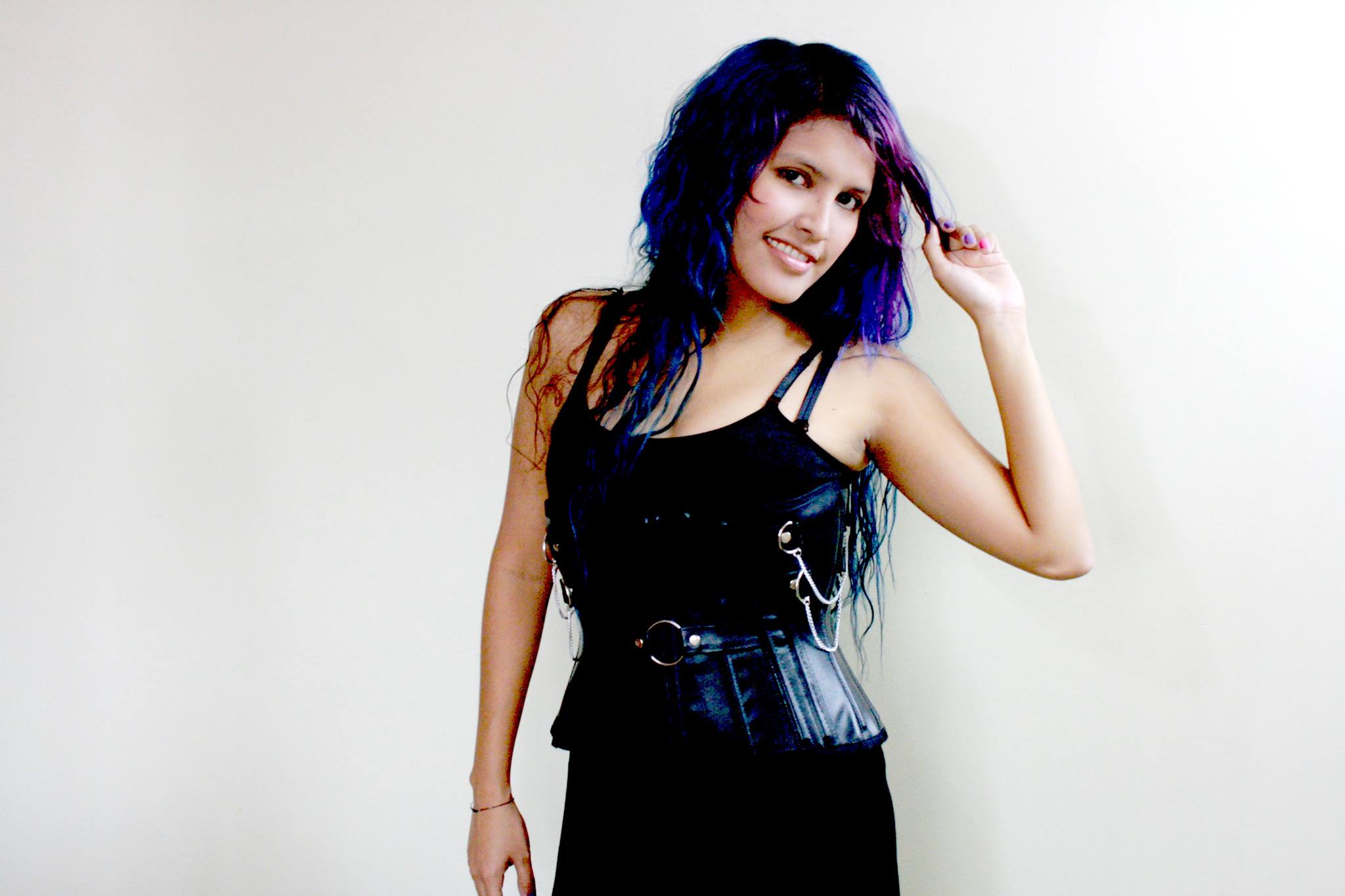 Modern Glamour - Red Roadster photoshooting Modelo: Laura Meraki ...