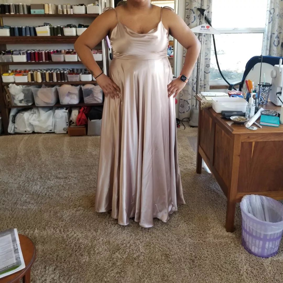 bridesmaid dress alterations too small Can a too-small be altered with a tie back? Rental Period:4 Days NOX-ANABEL Shop Raven Feather Dress,