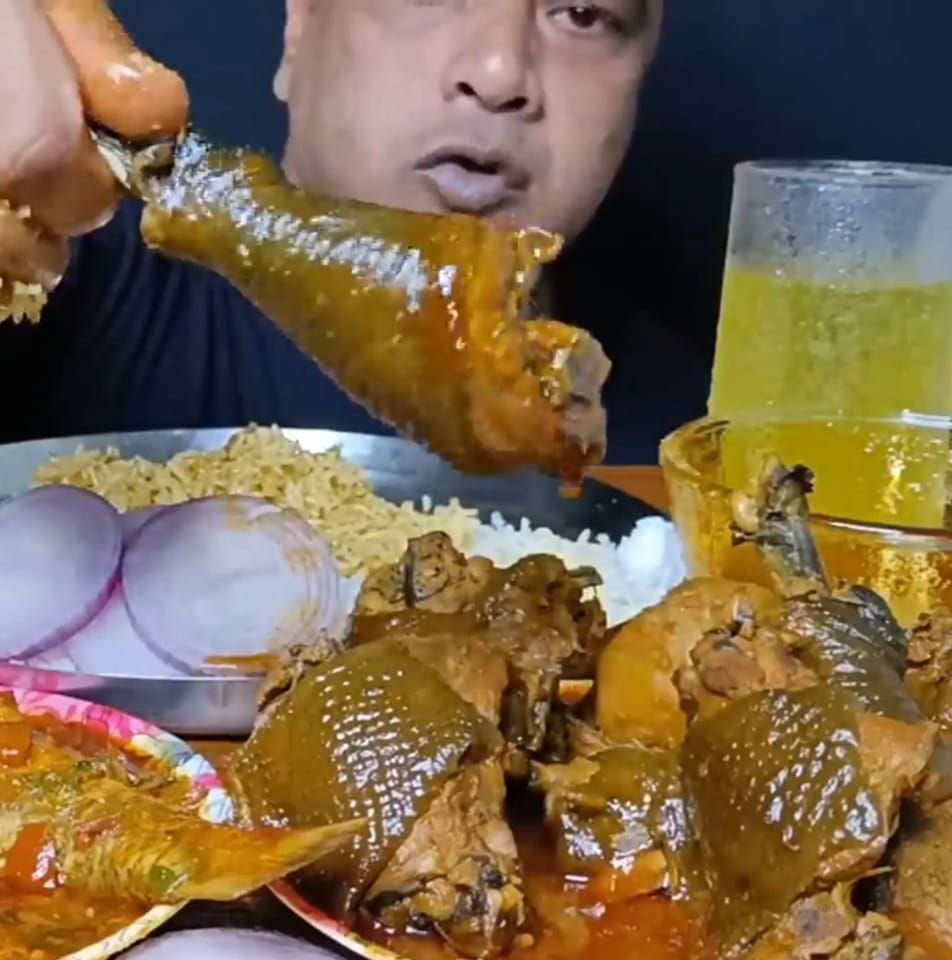 Eating Spicy Chicken Gizzard Curry | Very Spicy Chicken Skin Curry ...
