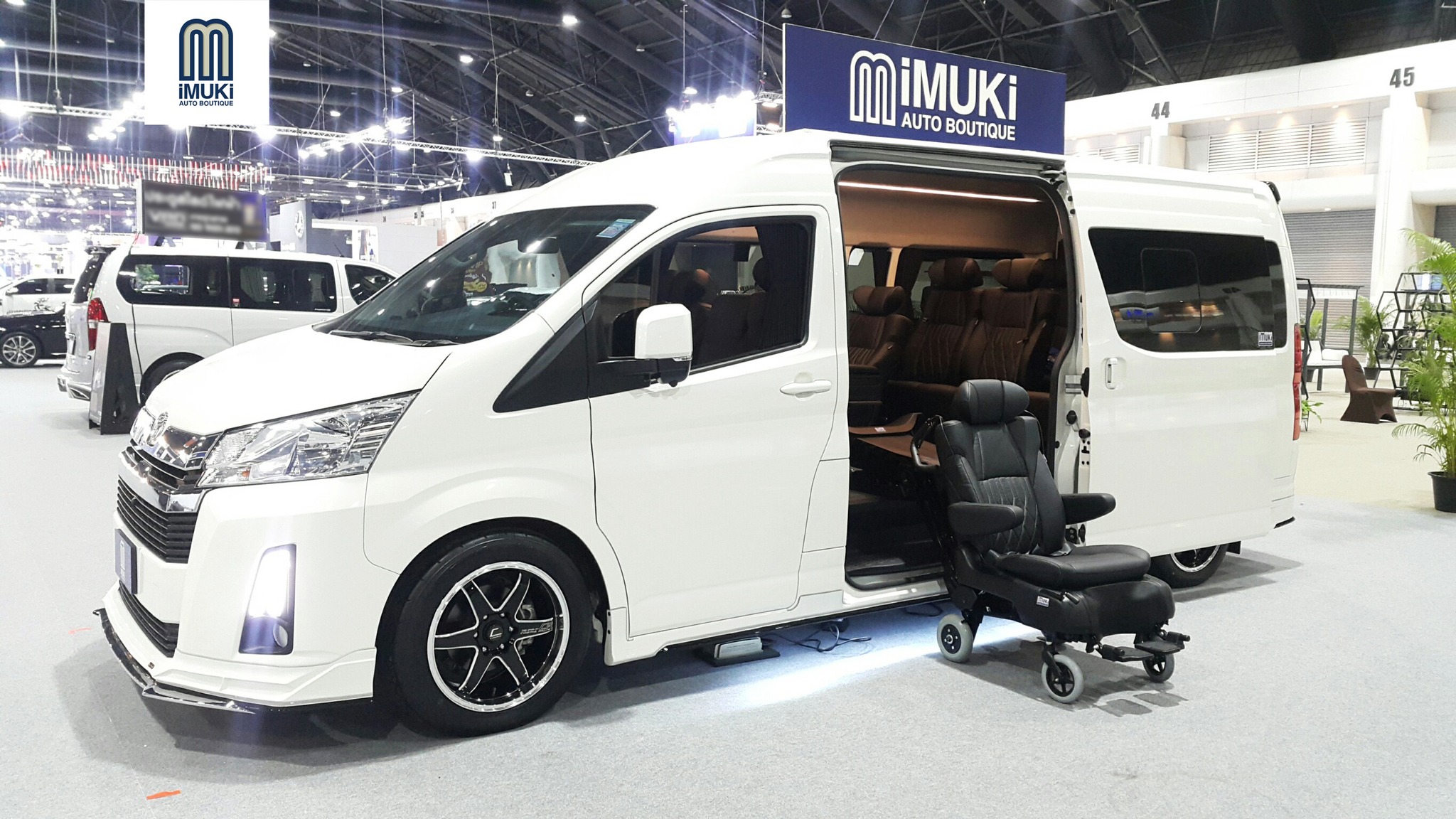 Toyota Commuter ก็หรูหราเหมือน... - IMUKI Auto Boutique | Facebook