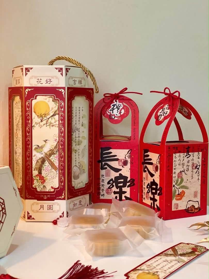 先考楳嶺真蹟鏡餅画 箱 西湖敬题 🌕🥮 迷你广式月饼礼盒，中秋限定预订！ 🥮✨ 一口一个刚刚好，香甜