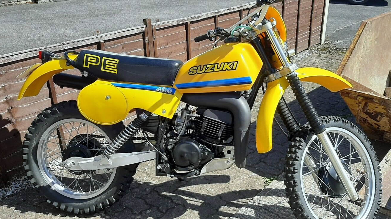 Suzuki PE Tank Decal Sets – Vintage Suzuki