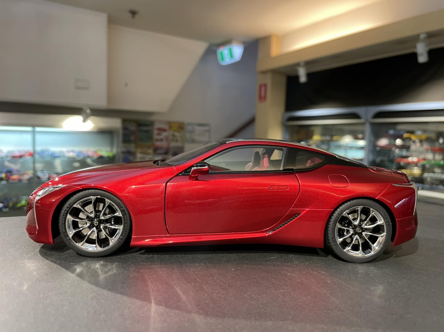 1/43 レクサス LC500ミニカー \