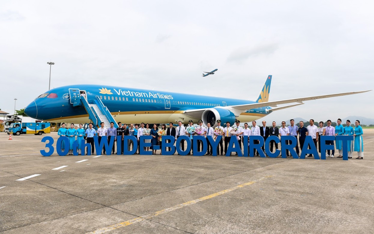 Vietnam airlines celebrates its 30th wide body aircraft as Boeing