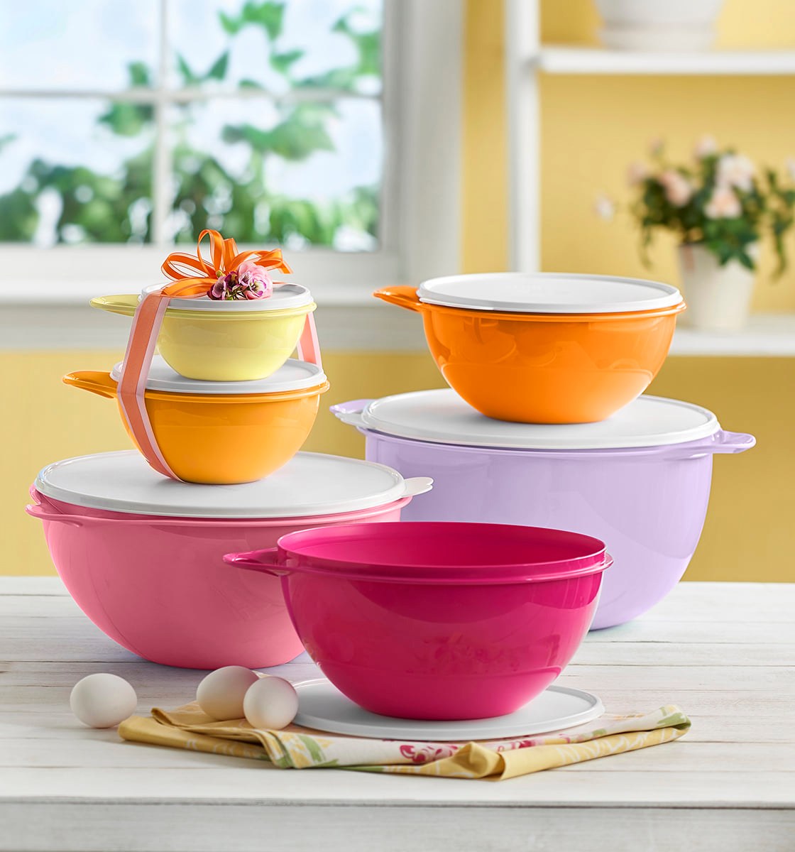 HarLau’s Tupperware Dreams