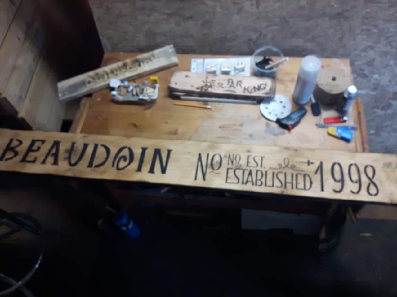 Jones' Junk - Signs and... - Jones' Junk - Signs and Finds