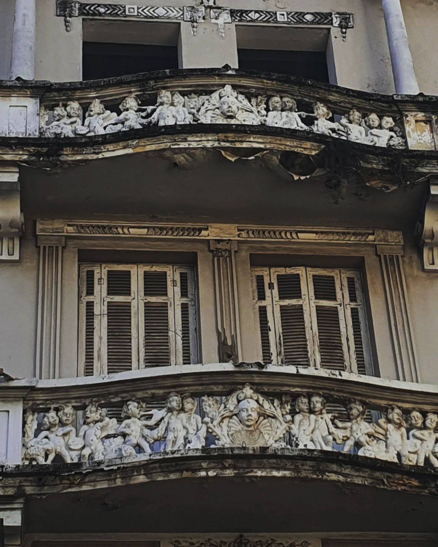 Paco Sampaio - As fachadas e suas histórias. Cada prédio... | Facebook