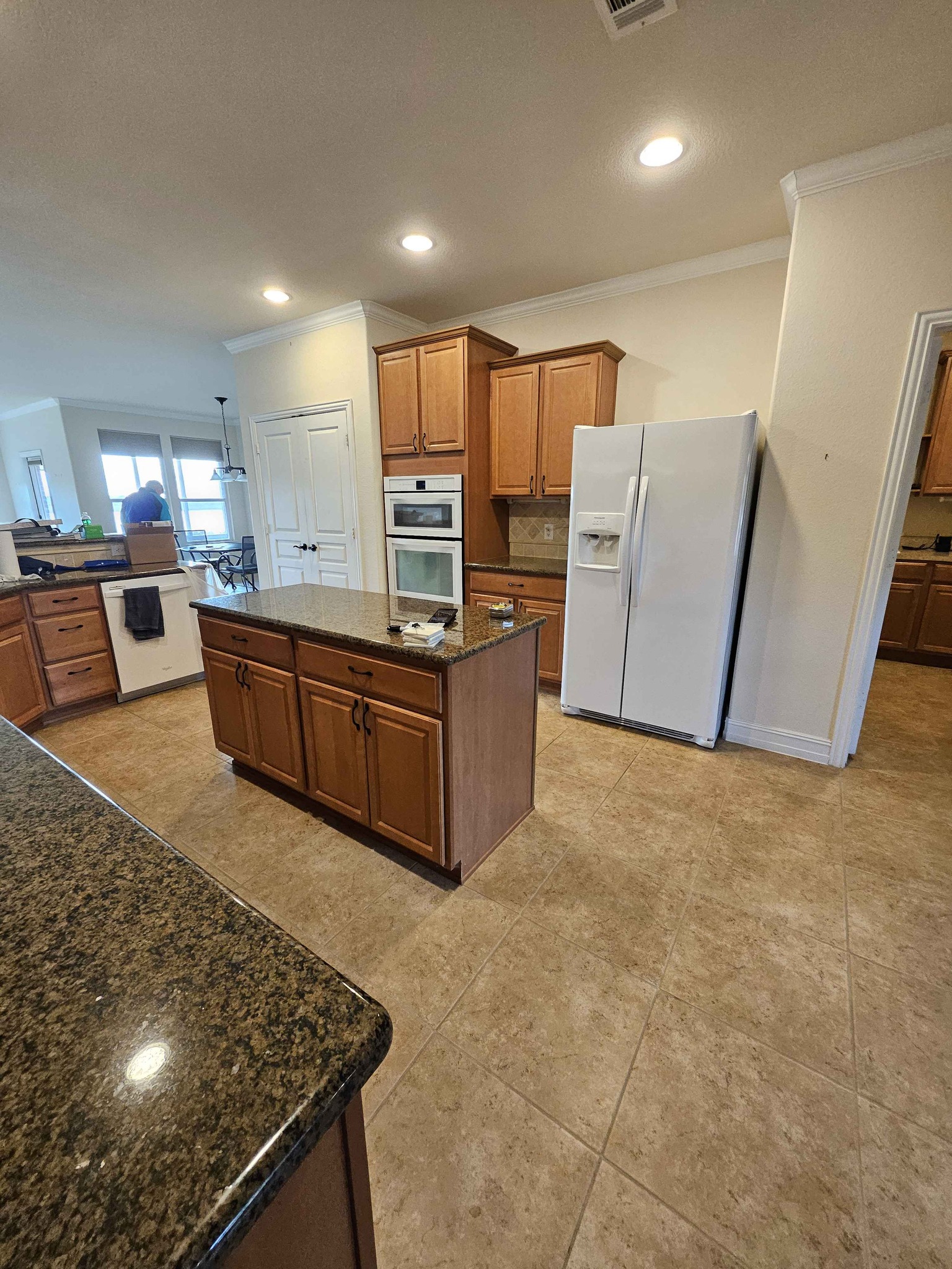 Curated visual reference: High End Rentals With China Cabinet Granite Reference: Need Gone Soon Full Kitchen Bathrooms Cabinets Granite Appliances