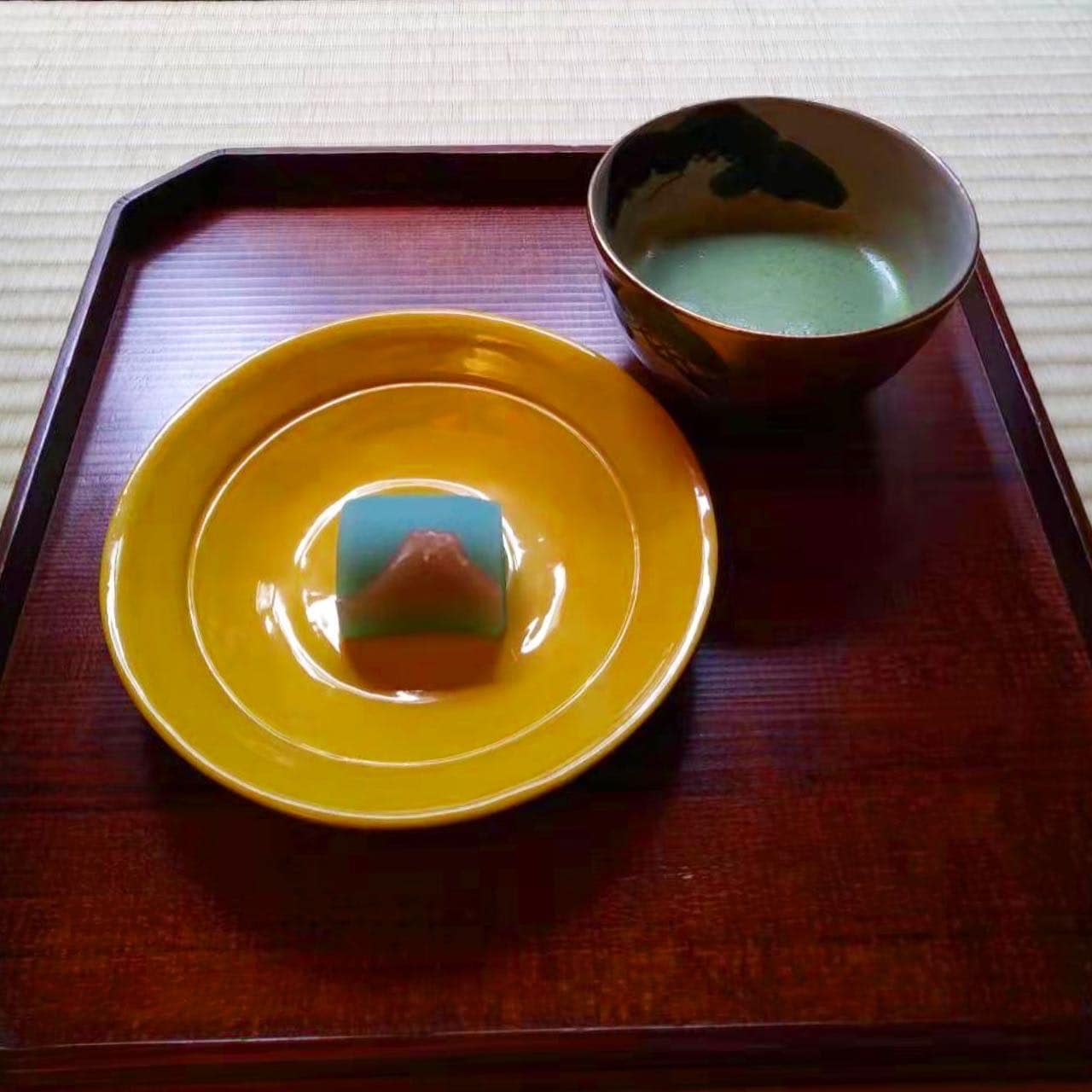 明けましておめでとうございます。 無事に大福茶で新年を迎えられ