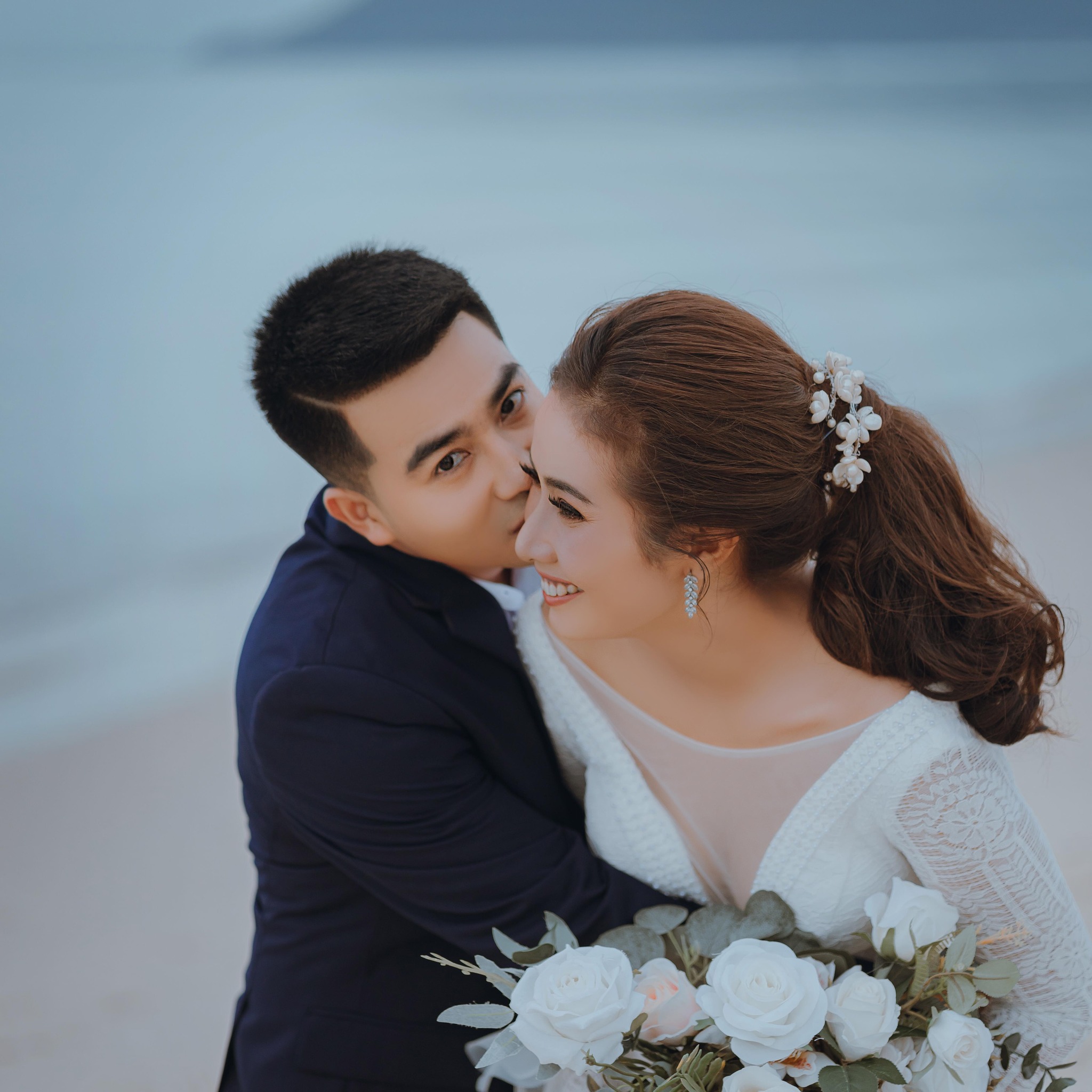 Looklik Payuda - 🌼🌼พวงหรีดดอกไม้สด ,พวงหรีดพัดลม 🌼🌼... | Facebook