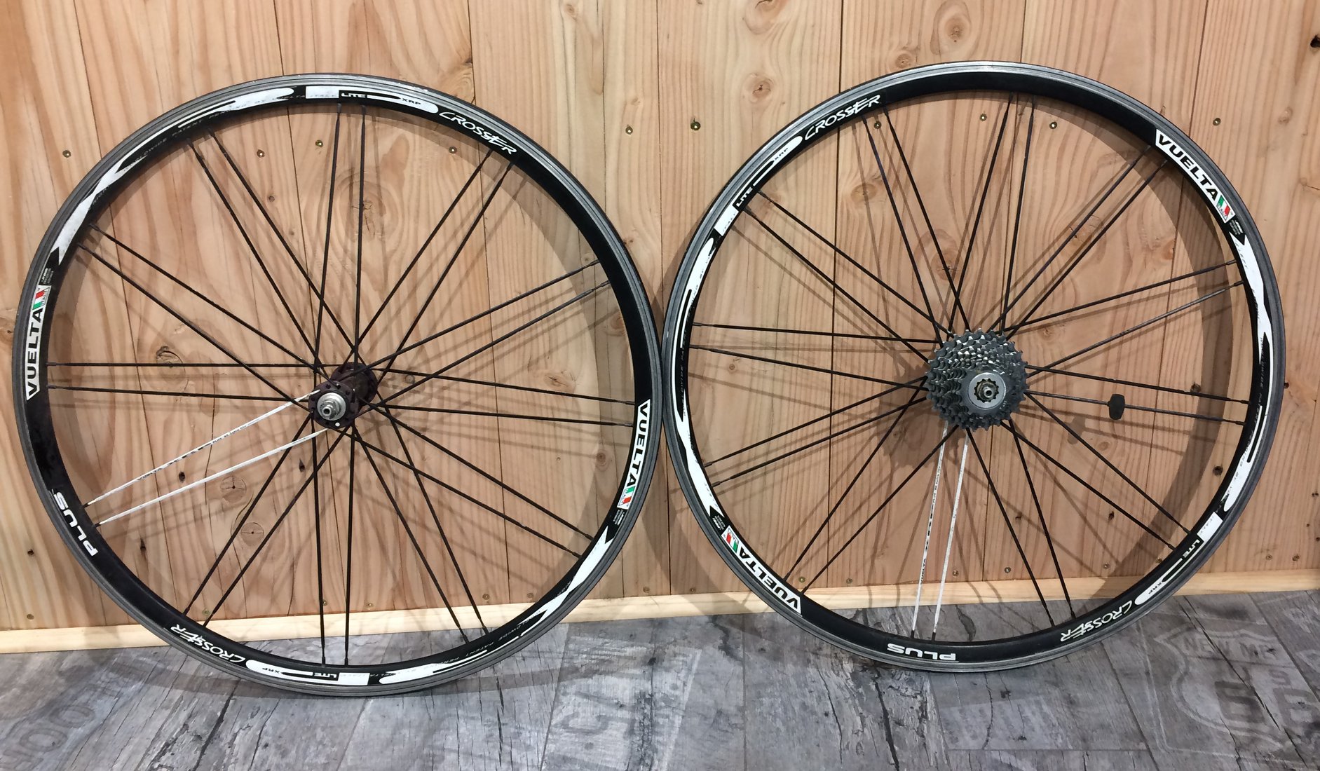 Vëlosbuttik - Vuelta Crosser XRP Plus Set 700C 75€