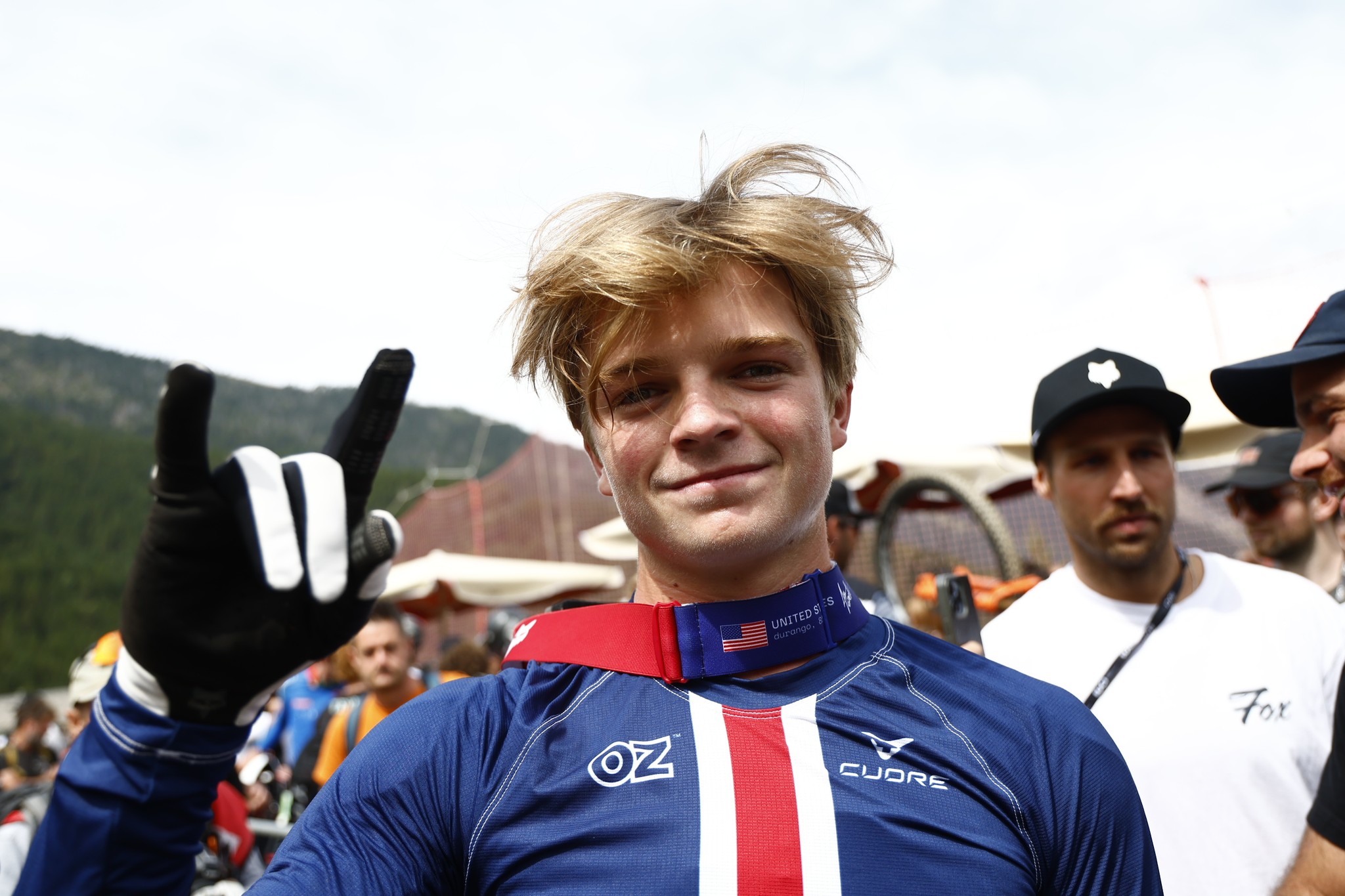 Asa Vermette 🇺🇸 takes the Men Junior Downhill title! 🤯 👉⏱: 2:39.185 #PalArinsalAndorra2024