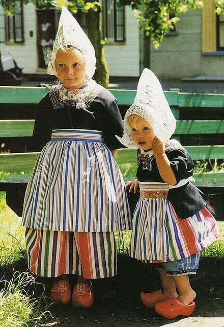 Netherlands – Traditional Dutch costume Children of the world
