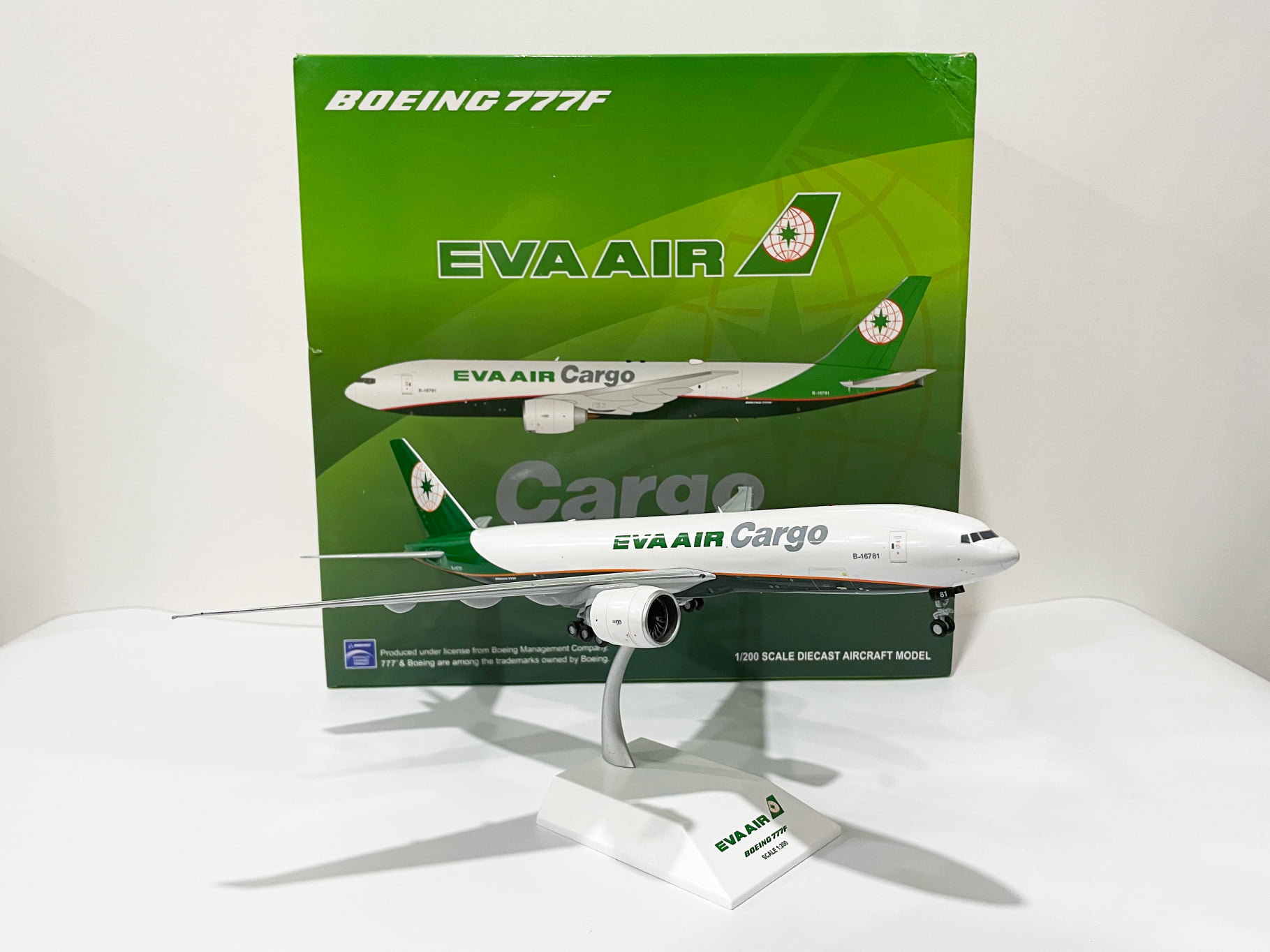 模型・プラモデル EVA AIR Cargo Boeing 777F 1/200 模型 5082