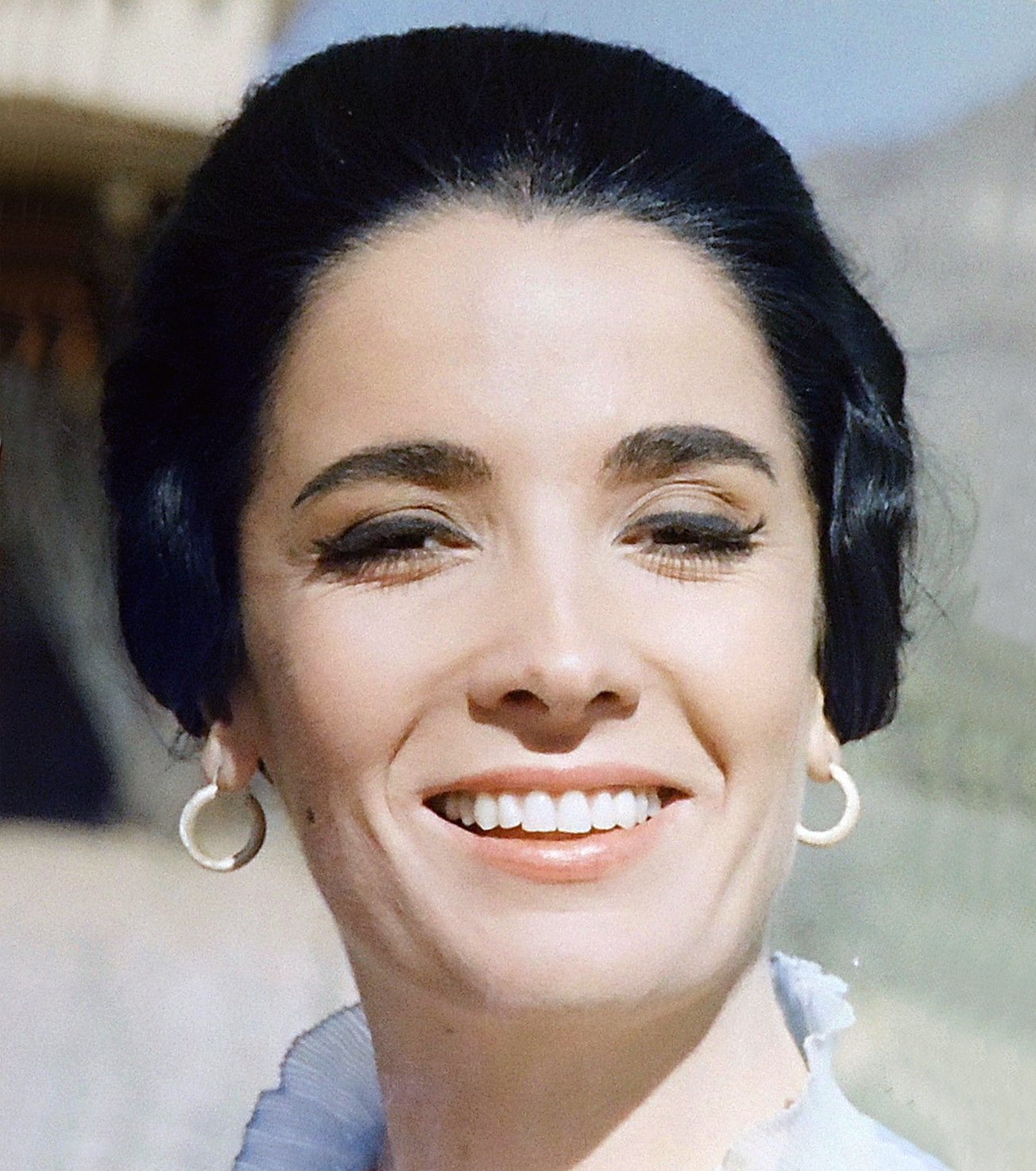 Linda Cristal - With Leif in The High Chaparral (1968) Con...