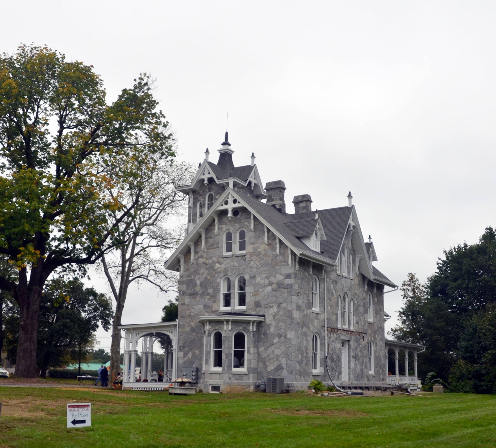 Loch Aerie/Lockwood Mansion Fan Page: The Grande Dame of Frazer, PA