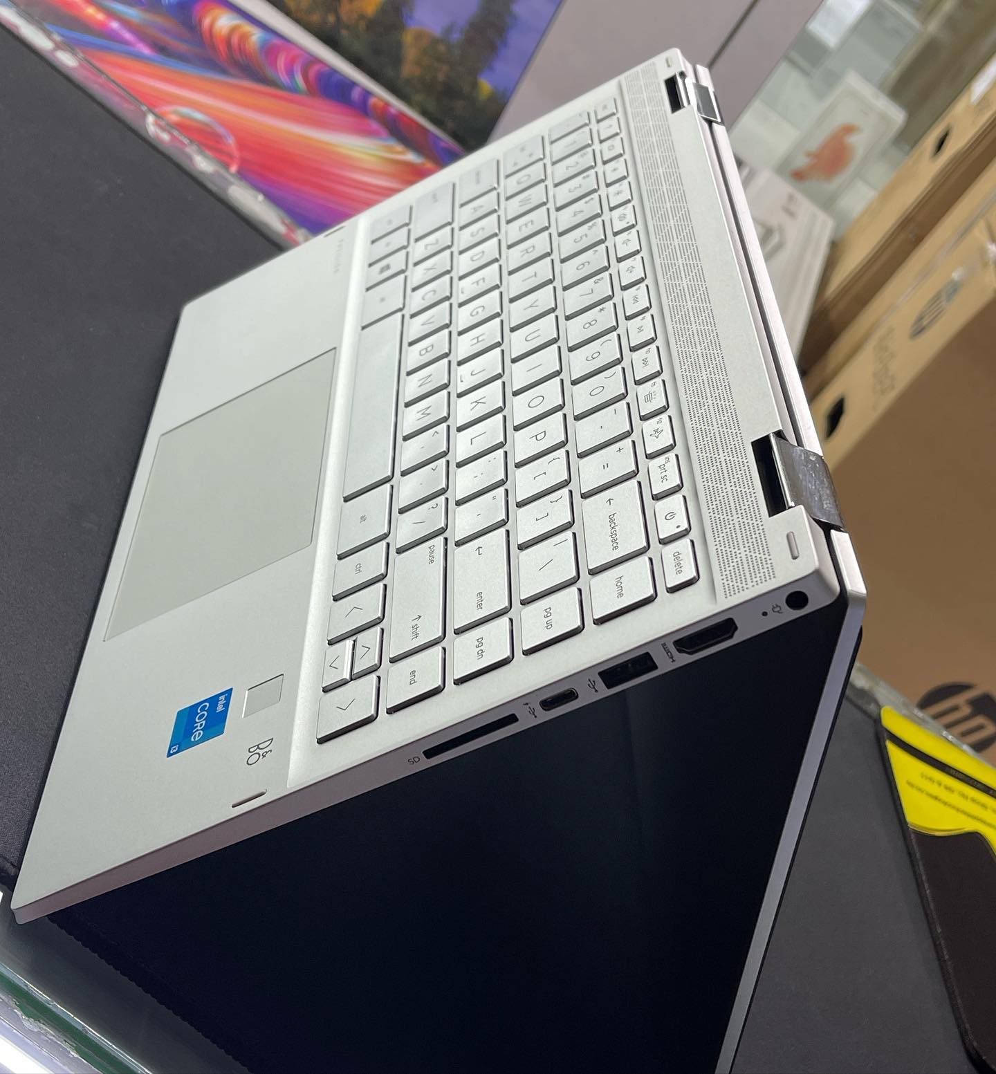 Fujitsu LIFEBOOK U9311 Notebook 33.8 cm (13.3″) 1920 x 1080 pixels