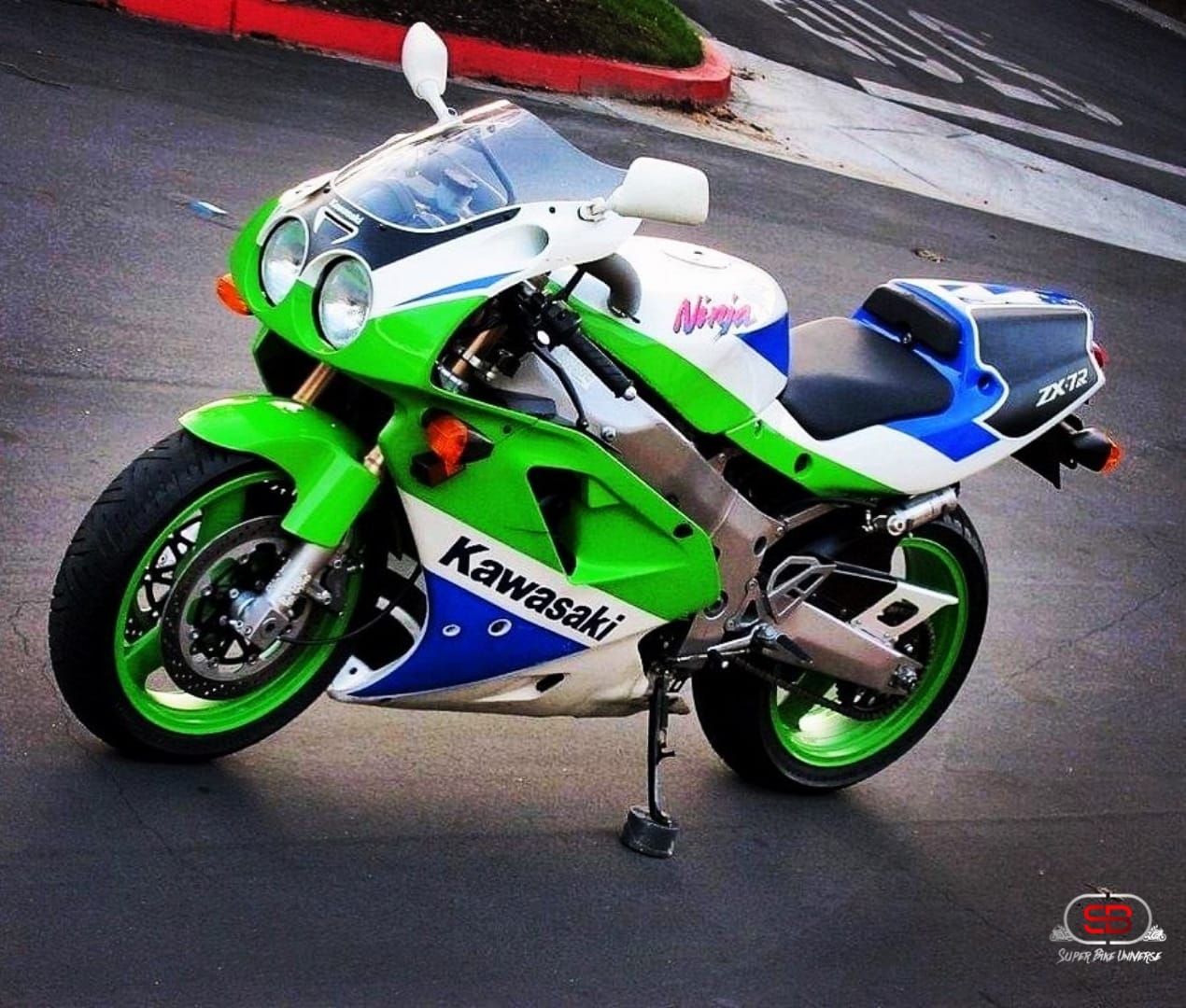 Akira Yanagawa Lucky Strike Kawasaki ZXR